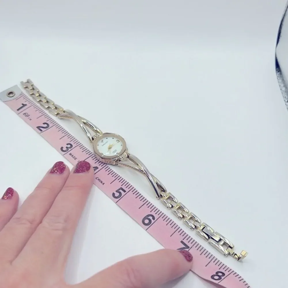 Working! Ladies Vintage Embassy Dainty Twist Band Watch
